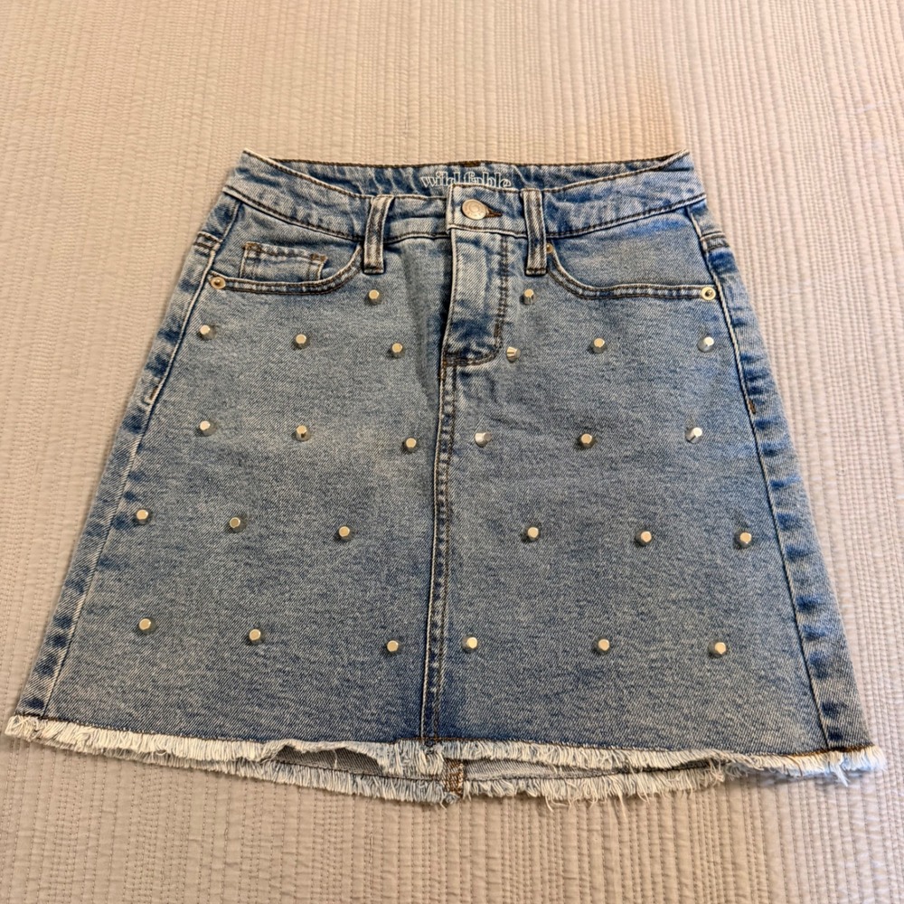 Wild Fable Women's Studded Denim Mini Skirt Medium Wash Raw Hem Blue Size 00